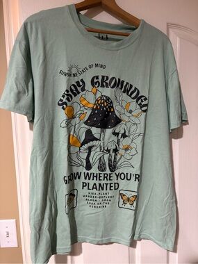 Moss Green 'Stay Grounded' Mushroom Graphic Tee